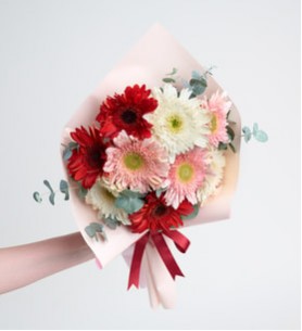 renkli gerbera papatya buketi